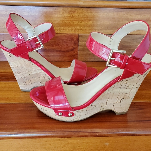 Nine West Red Patent Wedge 5.5 - Picture 11 of 15